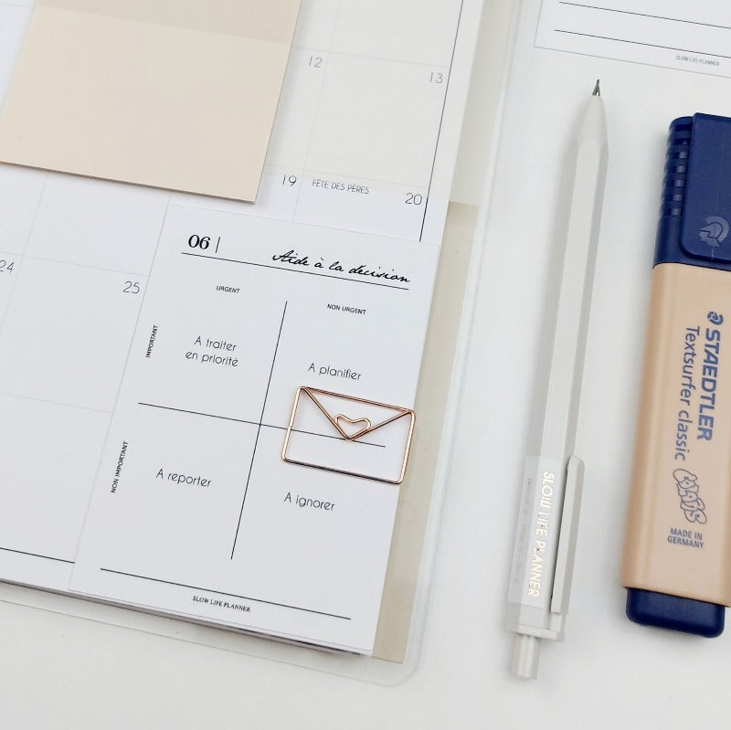 trombone lettre - letter paperclip rose gold