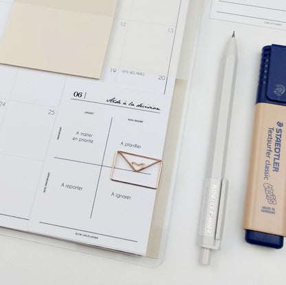 trombone lettre - letter paperclip rose gold